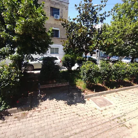 Ground-floor Near Center 公寓 地拉那
