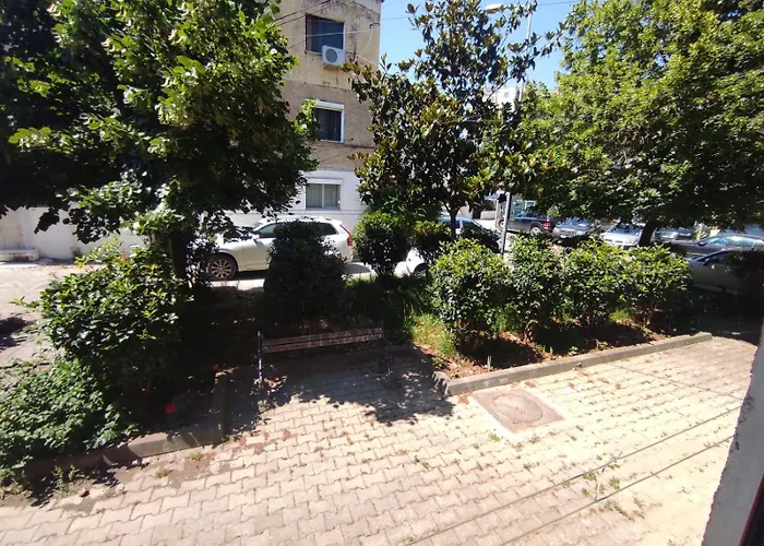 Ground-floor Near Center Διαμέρισμα Τίρανα